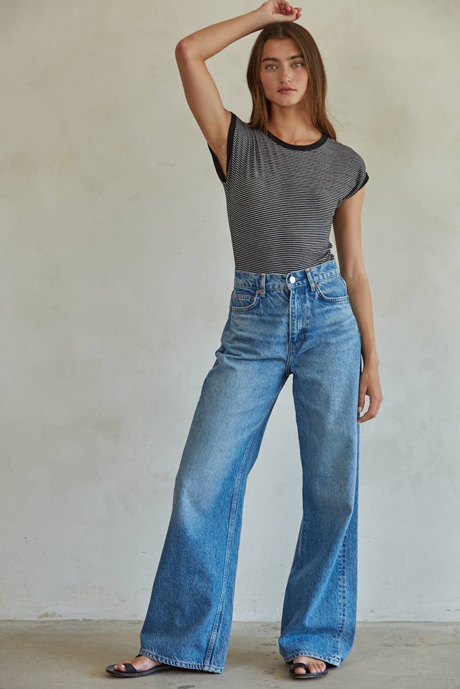 Knit Ribbed Striped Short Sleeve Bodysuit in Black White – Odeon Knit Ribbed Striped Short Sleeve Bodysuit in Black White – Odeon